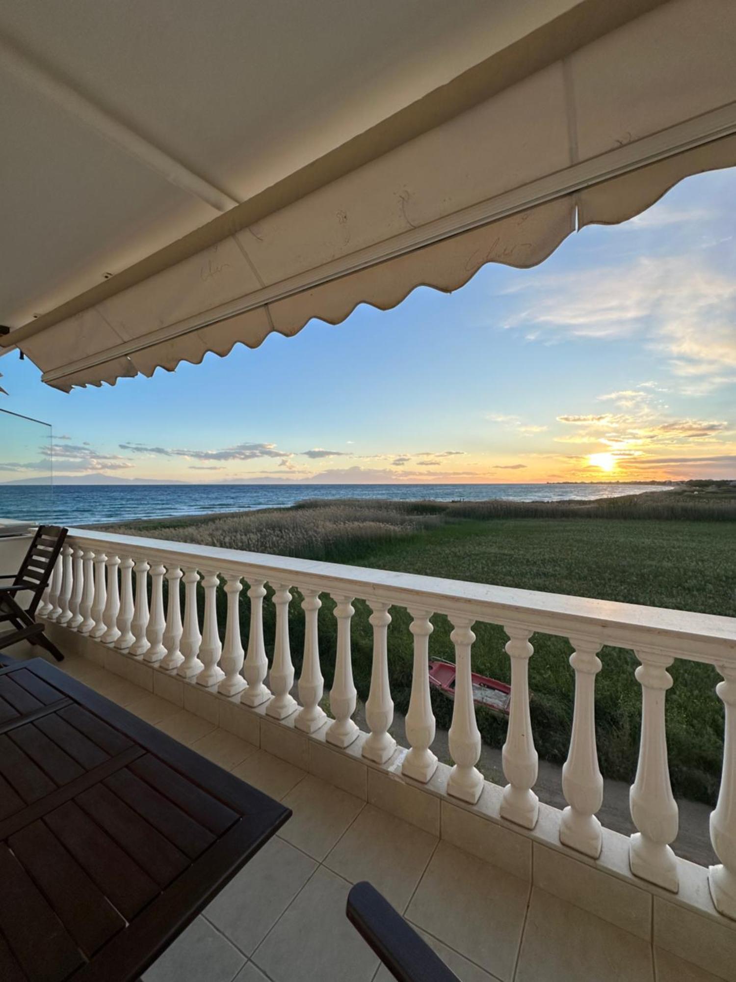 Dimar1 Seaside Apartment Паралия-Дионисиу Экстерьер фото